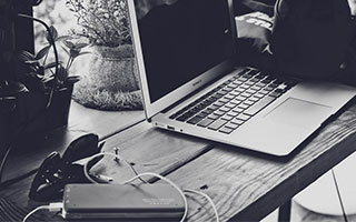 爱游戏ayx官网-西甲激烈争夺，专家解读战术变化，西甲loading