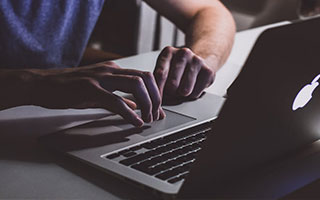 爱游戏ayx官网-西甲激烈争夺，专家解读战术变化，西甲loading