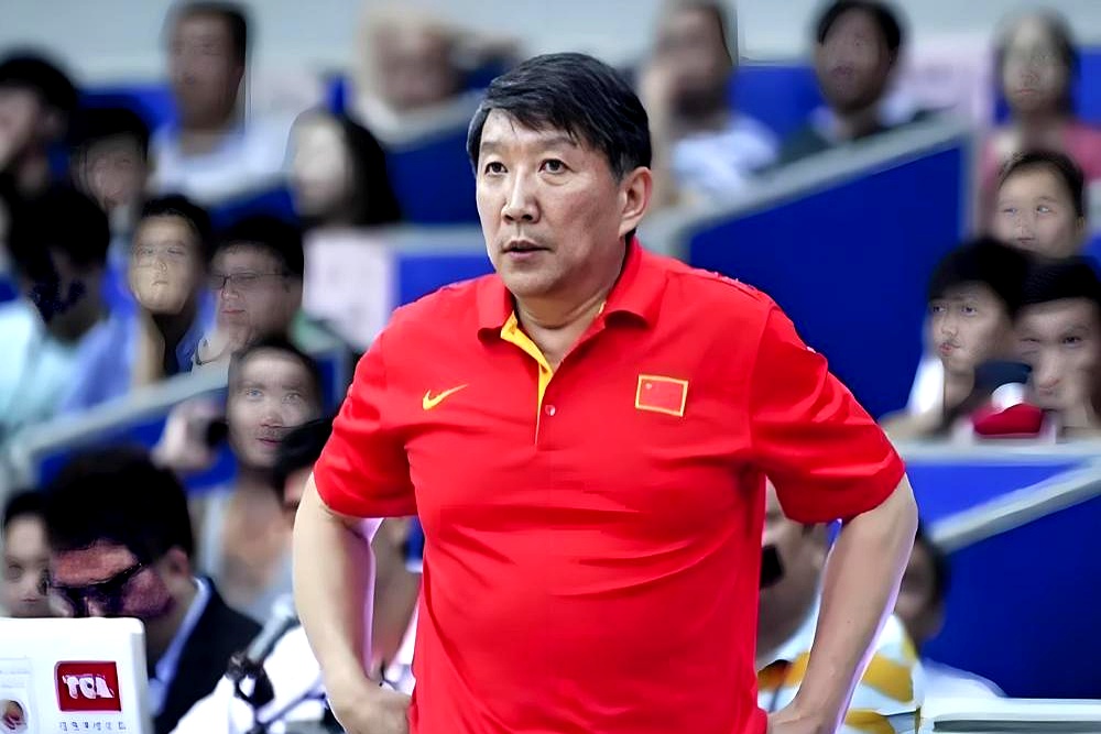 包含中国篮球国家队教练团队亮相，战略调整引期待的词条